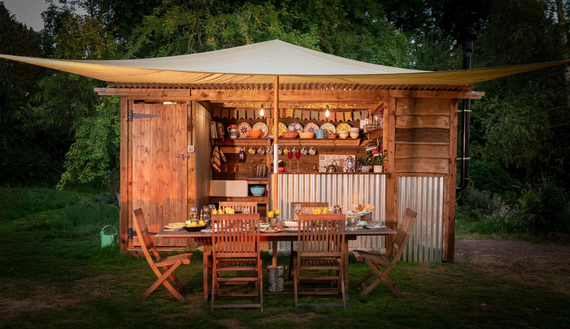 Stargazer Glamping Uk The Mahal 8 People * Ross-on-Wye