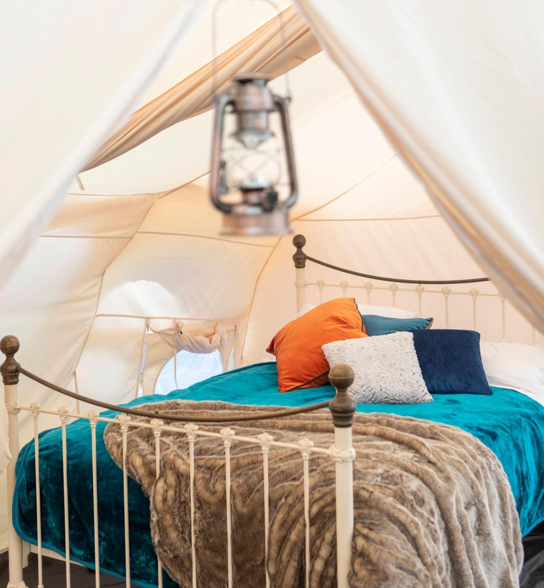 Luxury tent Stargazer Glamping Uk The Mahal 8 People *