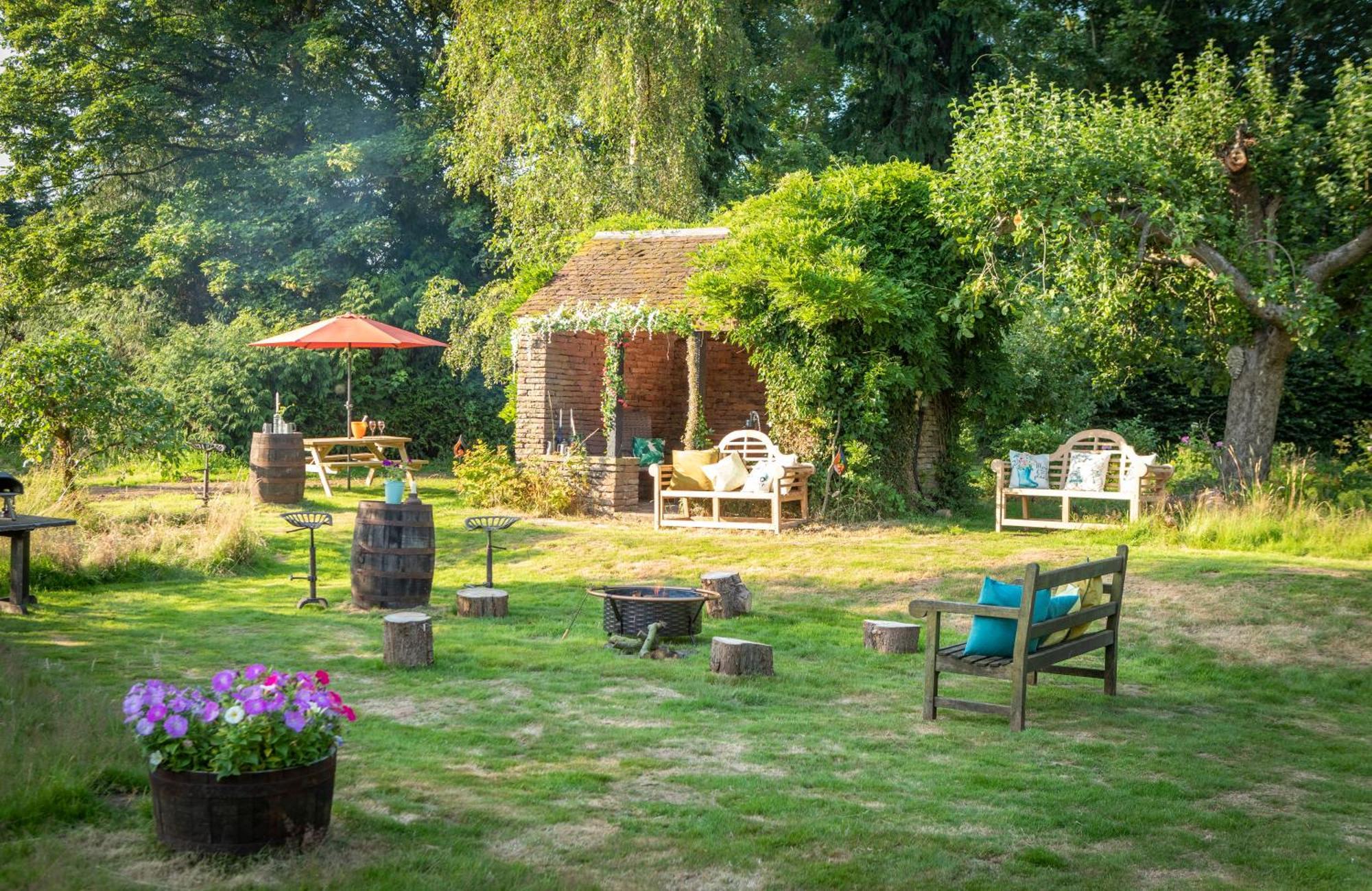 Stargazer Glamping Uk The Mahal 8 People Ross-on-Wye